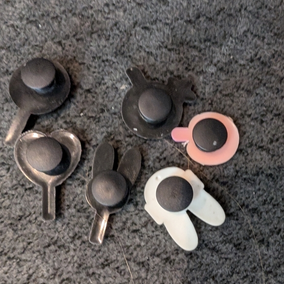 Jibbitz Crocs Charms Bad Bunny 16 lot Crocs NEW - Picture 8 of 12